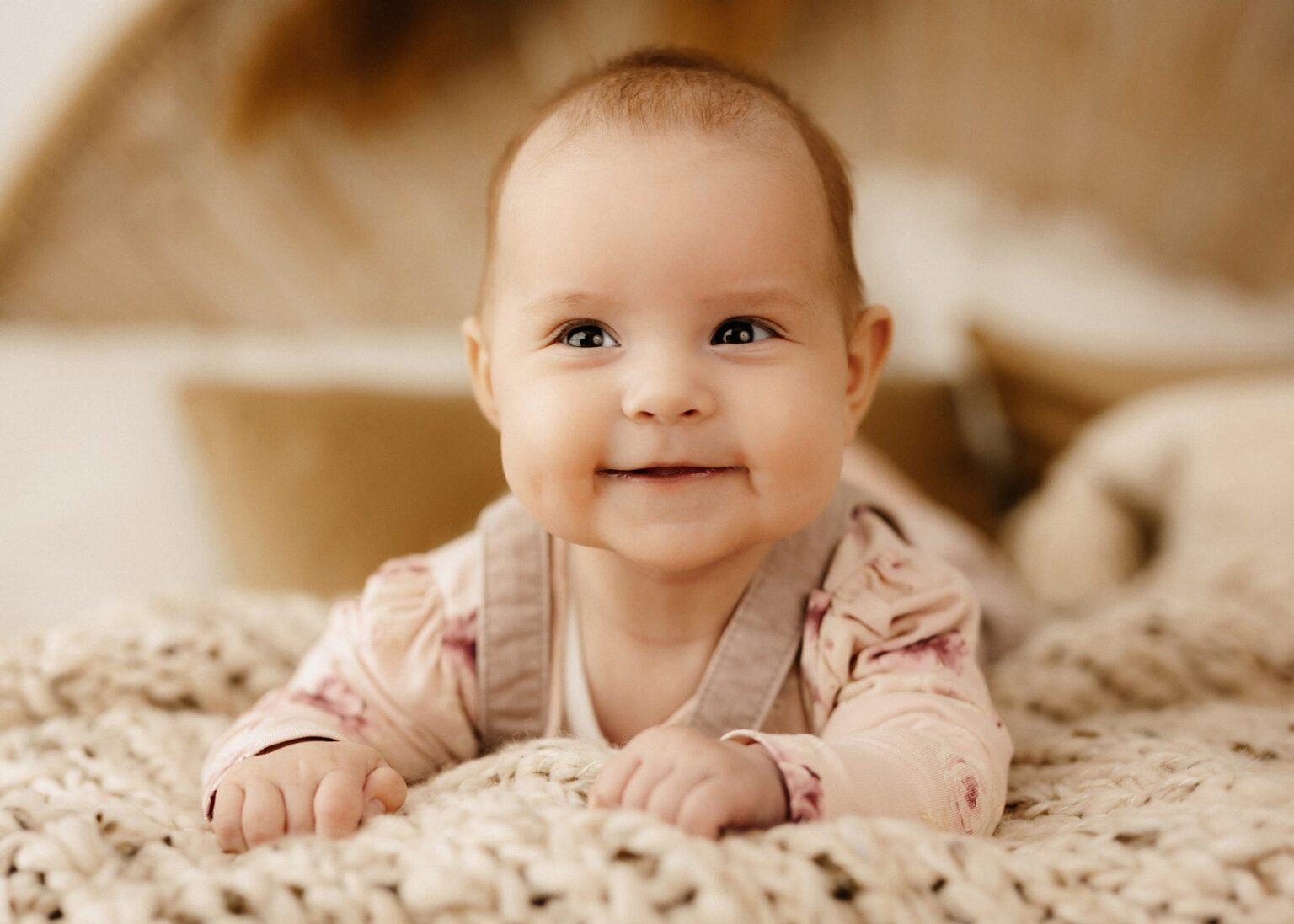 Leipzig Babyfotoshooting im Studio, Liebevolle und besondere Babyfotografie von Nina Popp
