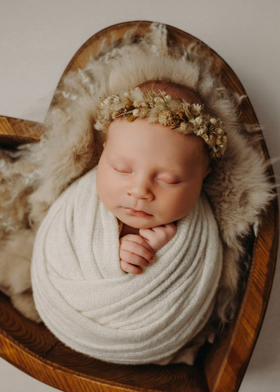 Neugeborenes liebevoll fotografiert, Babyfotografie Wurzen von Nina Popp