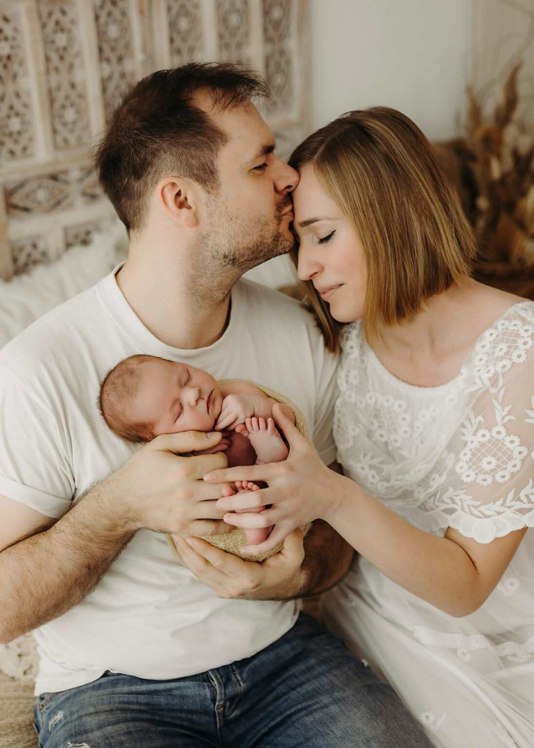 Wittenberg Baby-Fotografie, zarte Aufnahme mit Eltern