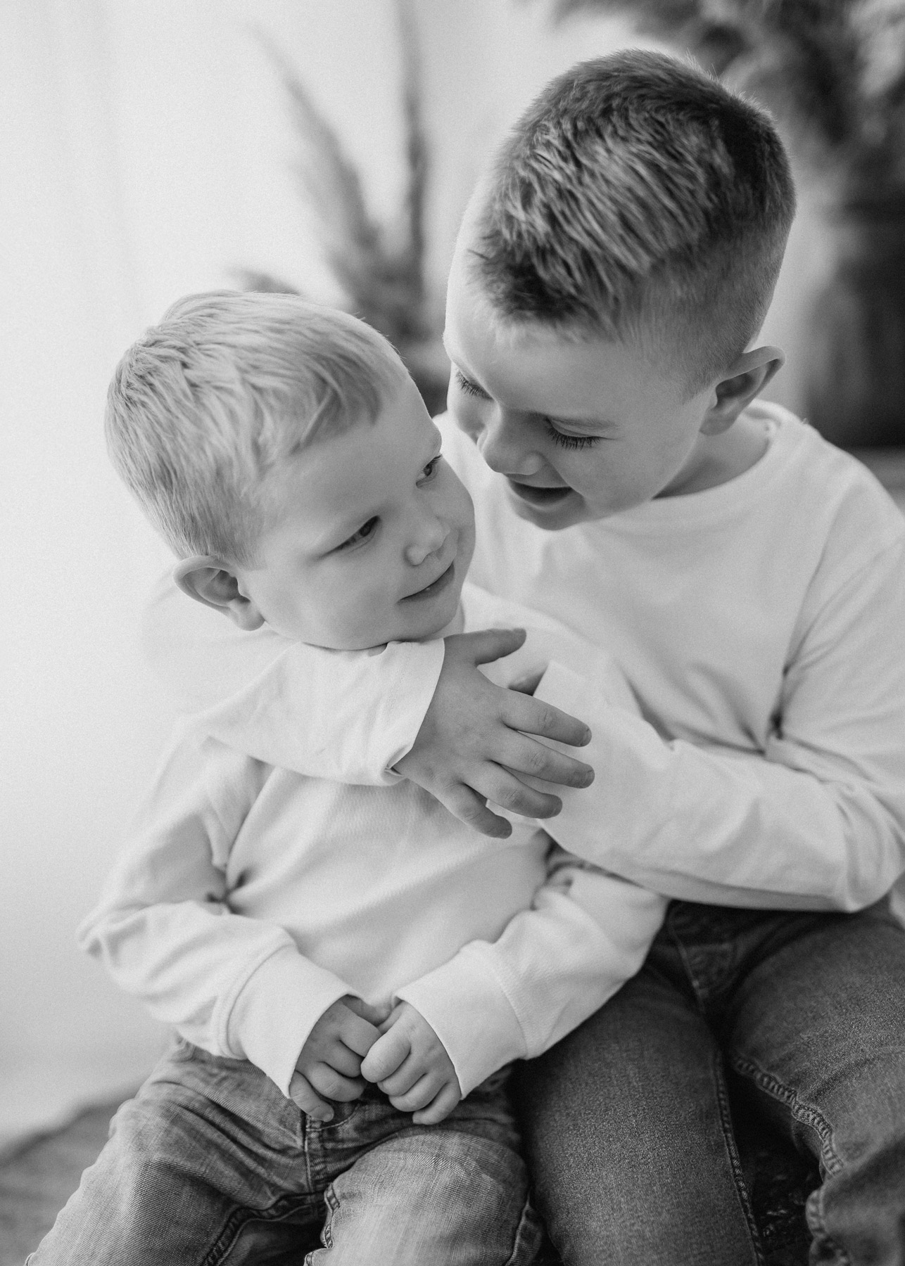 Kinderfotoshooting im modernen Fotostudio – Fotograf Wittenberg