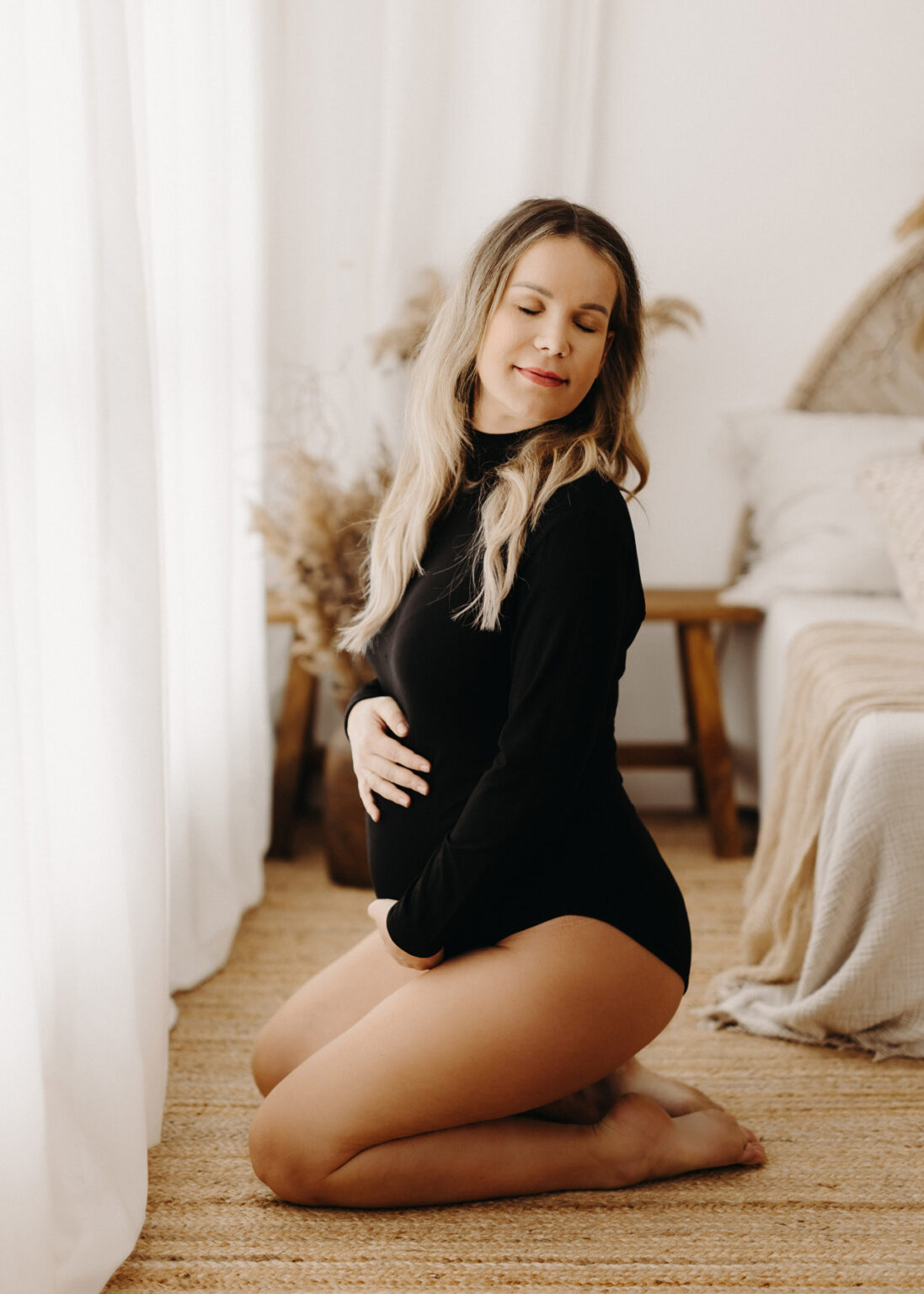 Schwangerschaft Fotoshooting im Fotostudio elegant – Fotograf im Raum Bitterfeld, Halle Saale, Dessau, Wittenberg