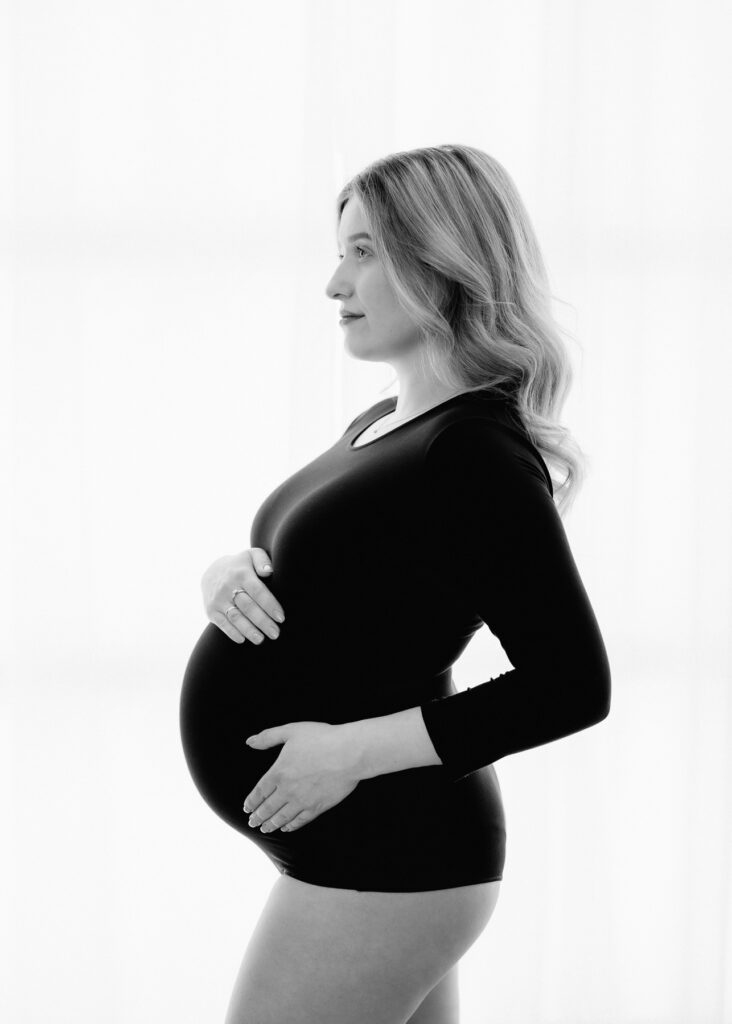 Elegante Babybauchfotos in Fotostudio Wittenberg – Fotograf Matthias Popp